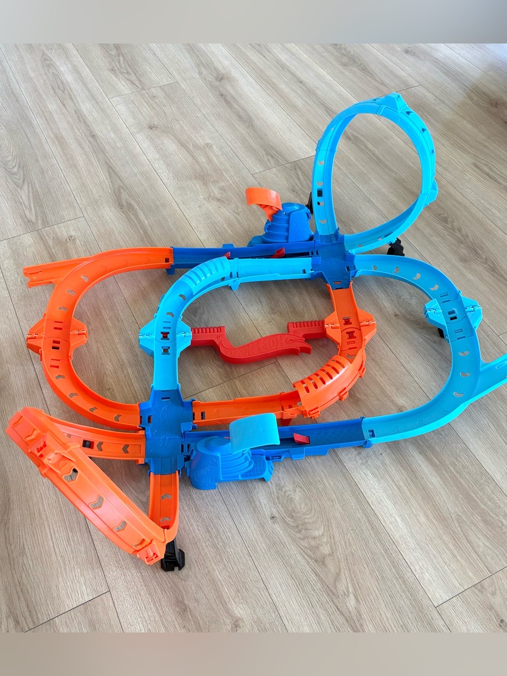 Hot Wheels Looping Race Track Set